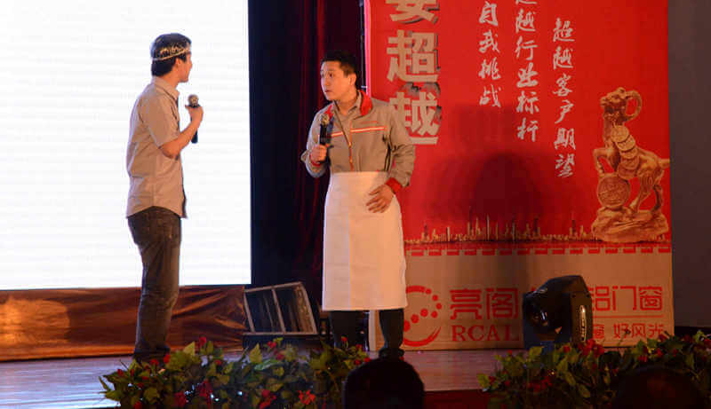 小品《熱情服務(wù)》