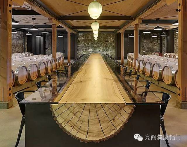 鋁合金門窗