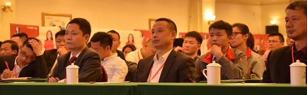 聚勢奮進，共創(chuàng)新時代｜亮閣門窗家庭文化系列報道之——點亮幸福人生！
